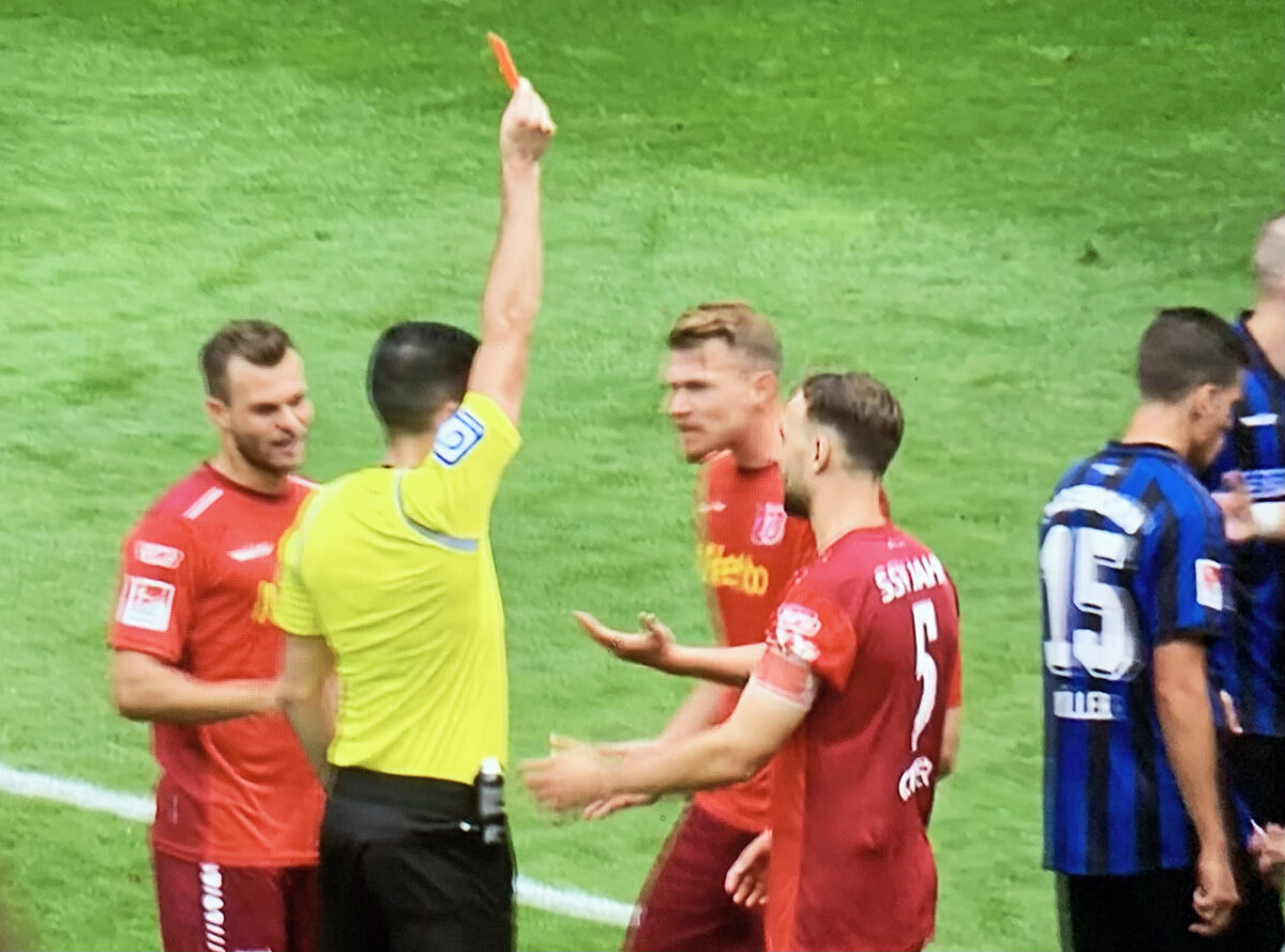 Aderlass nicht verkraftet: SSV Jahn Regensburg chancenlos bei Spitzenreiter SC Paderborn