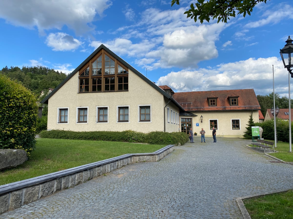 Rathaus Flossenbürg bekommt schnelles Internet, aber kein Ratsinformationssystem