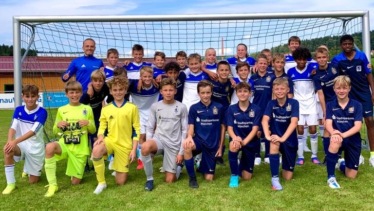 U 13-Kicker der SpVgg SV Weiden liefern den Löwen vom TSV 1860 München großen Kampf