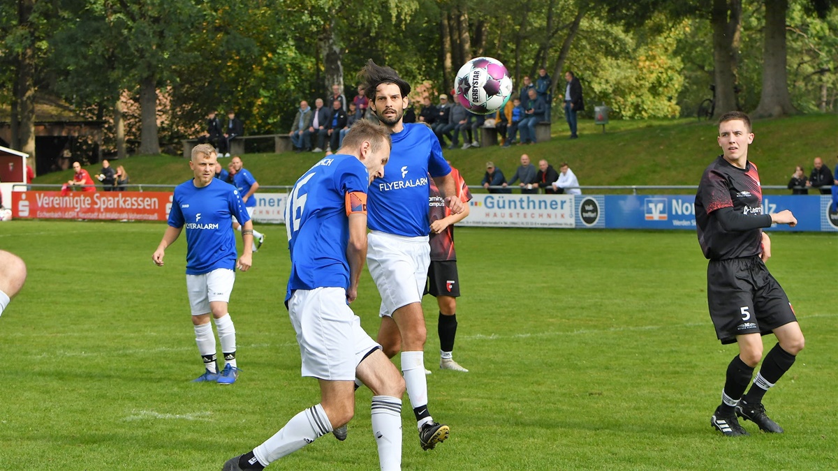 A-Klasse West: Überraschende Ergebnisse und ein souveräner Spitzenreiter Schwarzenbach