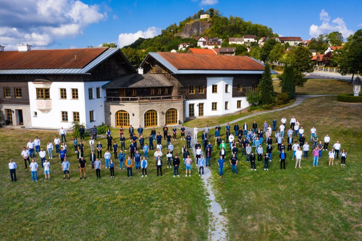 WITRON setzt neue Bestmarke zum Ausbildungsstart
