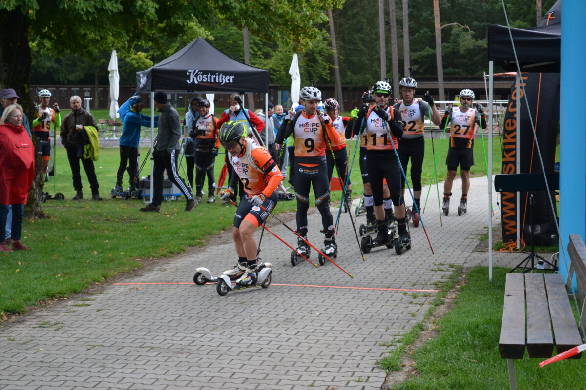 Die Starter beim Weidener Laserbiathlon lassen sich von Regen und Kälte nicht beeindrucken