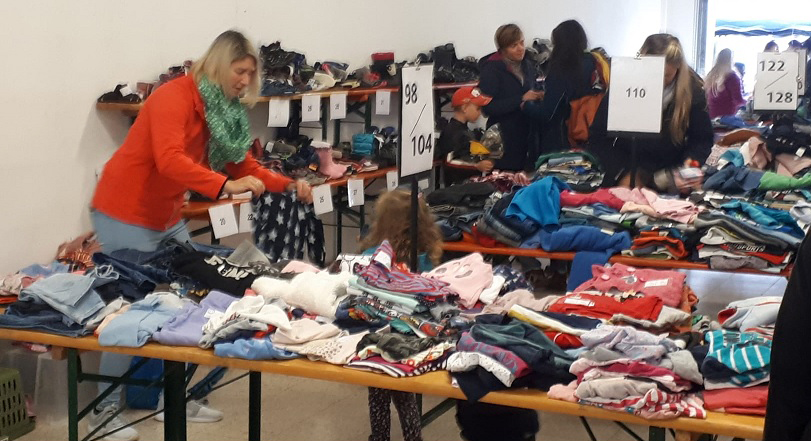 Kinderflohmarkt und Kunsthandwerkermarkt ein voller Erfolg