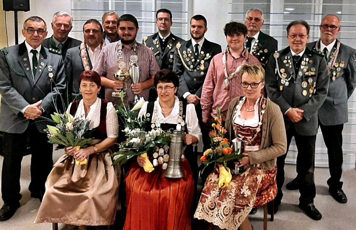 Königsfeier Neunkirchen: Pokalschießen begleitete den Königsschuss