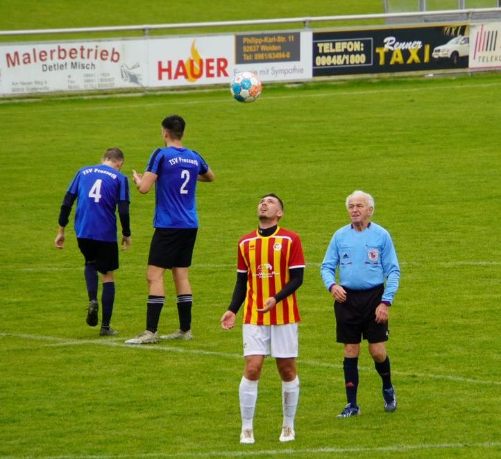 Kreisklasse West: Pressath dominiert das Nachbarschaftsderby