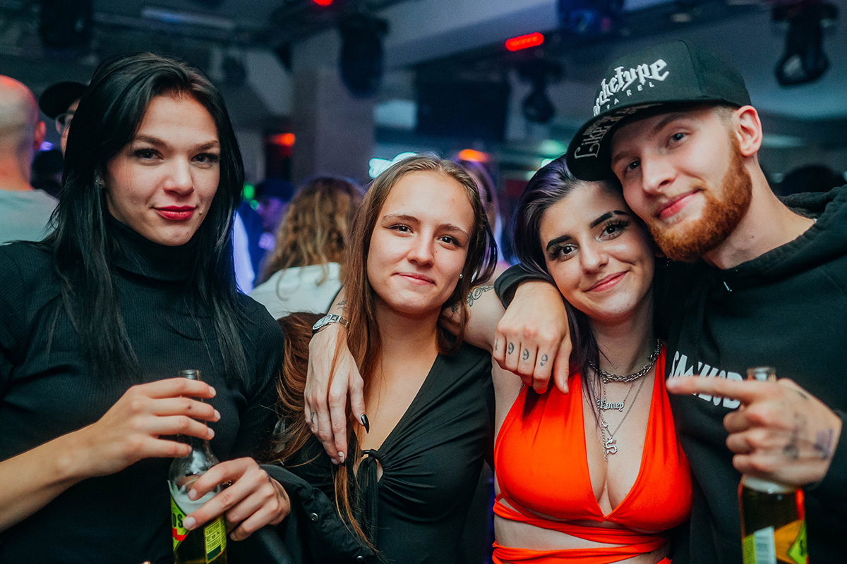 Bildergalerie: Bei dieser Partynacht zocken die Gäste um ihre Getränke