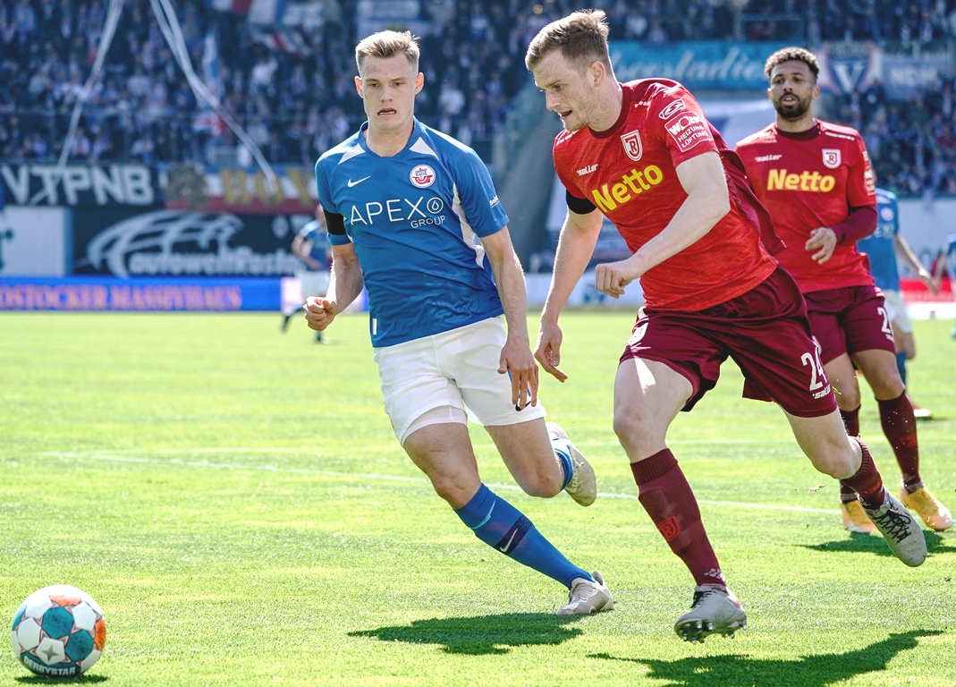 Aufstrebender Jahn Regensburg empfängt taumelnden Angstgegner Hansa Rostock