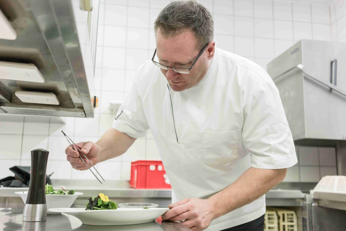 Bayerisch-Österreichisches Fischkochduell: Wer kocht besser?