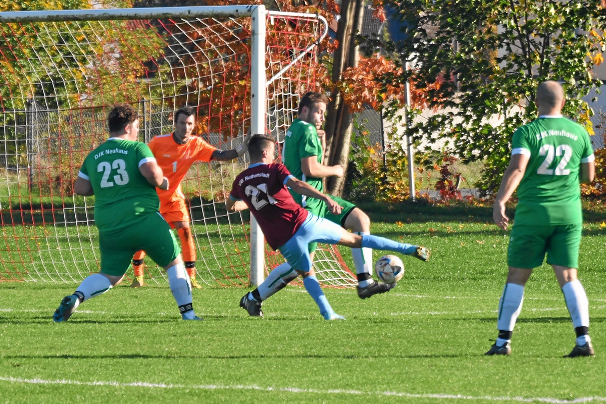 A-Klasse Ost: Die SpVgg Pirk ist Herbstmeister, aber Rothenstadt bleibt dran