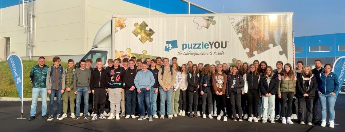 Lobkowitz-Realschule nimmt Fotopuzzle-Produktion unter die Lupe