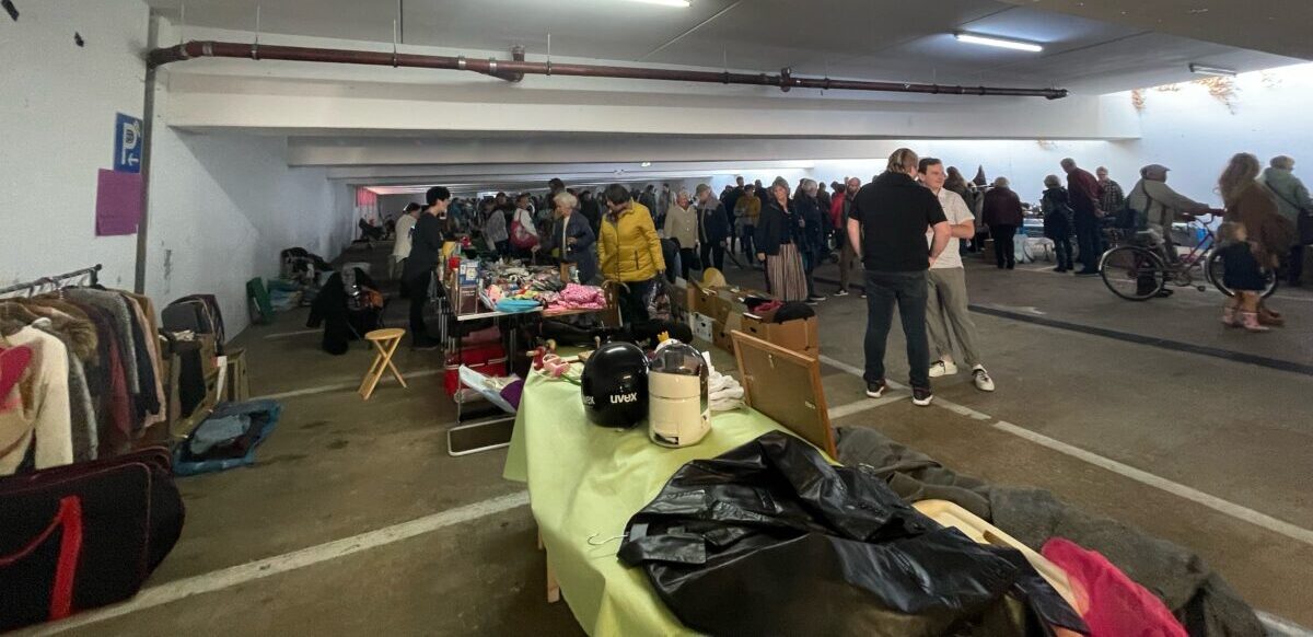 Suchen, Stöbern, Beute machen – Nachtflohmarkt der SPD Neustadt