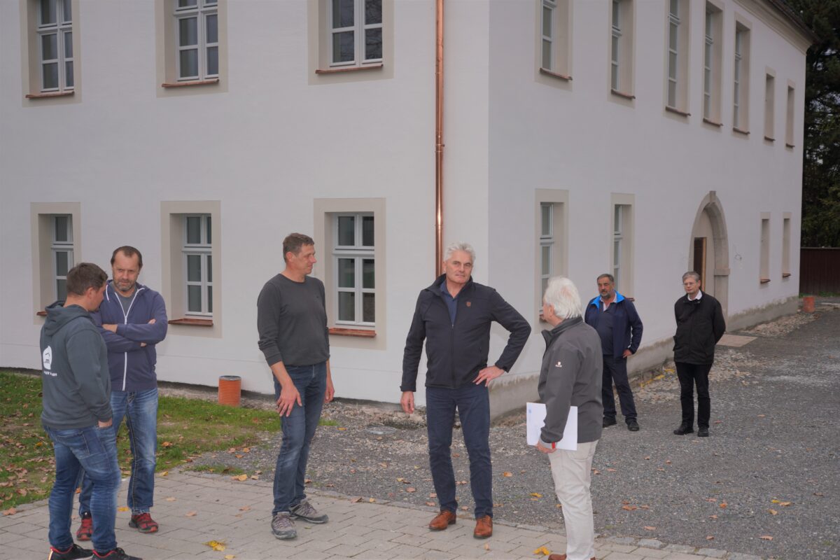 Besonderer Putz für besonderes Gebäude: Das Lobkowitzschloss strahlt
