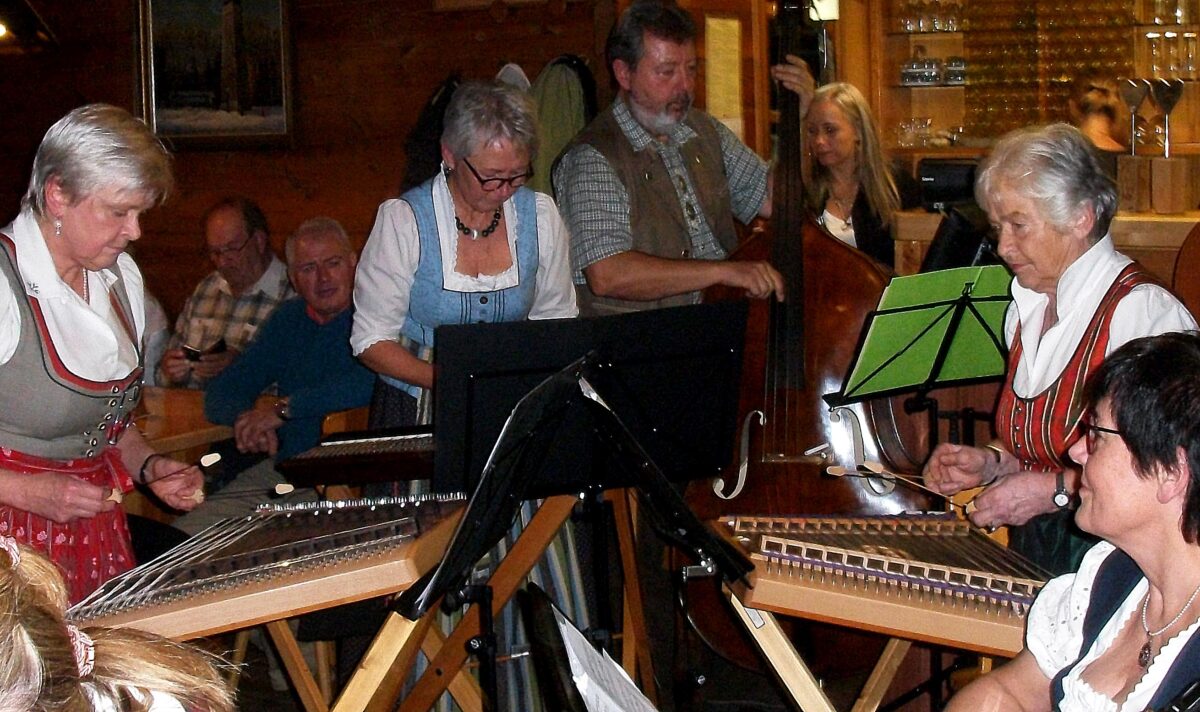 Die Oberpfalz trifft sich zum Musizieren auf der Strobelhütte