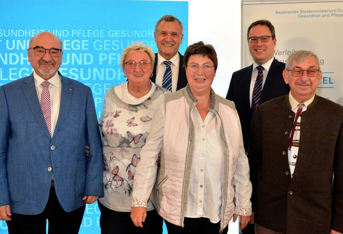 Jahrzehntelange Pflege der Tochter: Ehepaar erhält Weißen Engel
