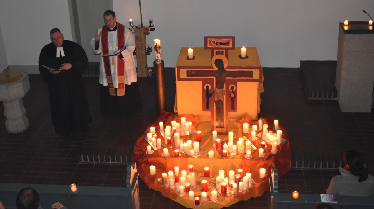 Den Mut nicht verlieren: Gläubige feiern Taizé-Andacht