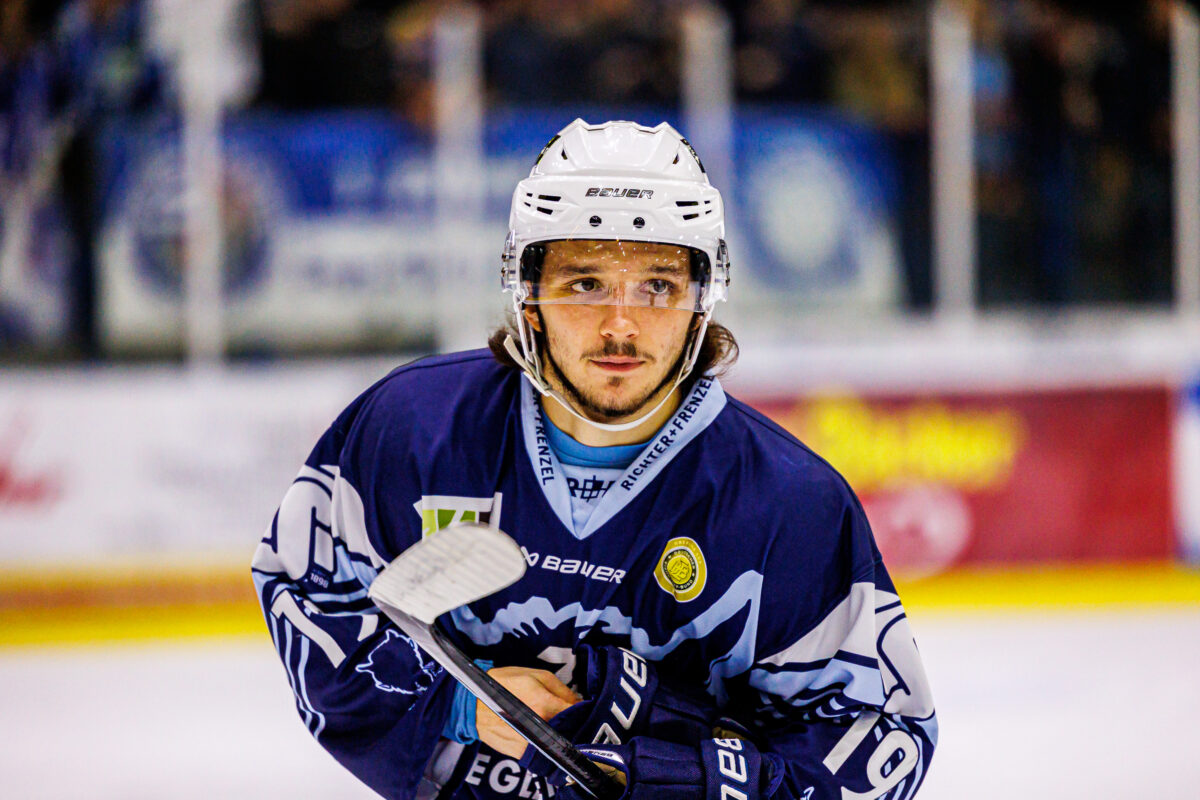 Dieser Blue Devils Spieler geht ab jetzt auch für die Wild Lions Amberg aufs Eis