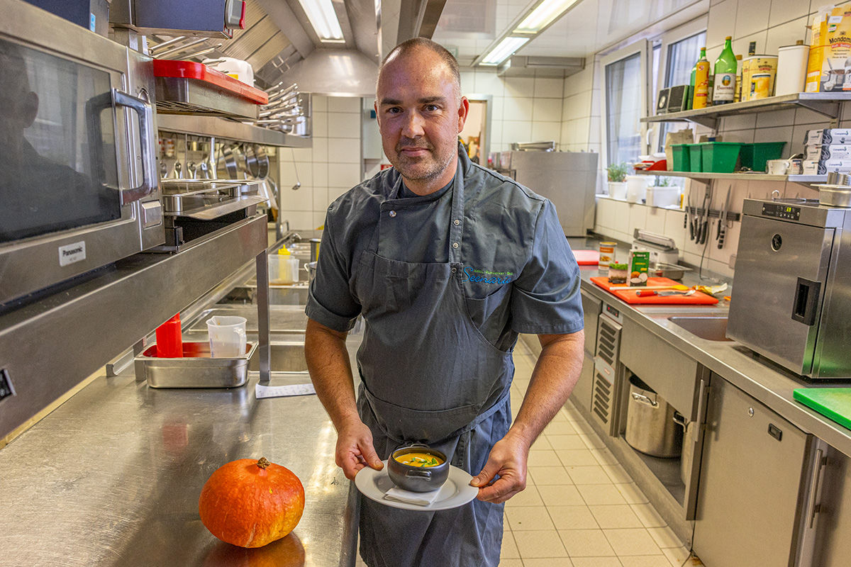 Halloween-Special rund um den Kürbis: Tolles Rezept für Kürbiscremesuppe vom Seenario