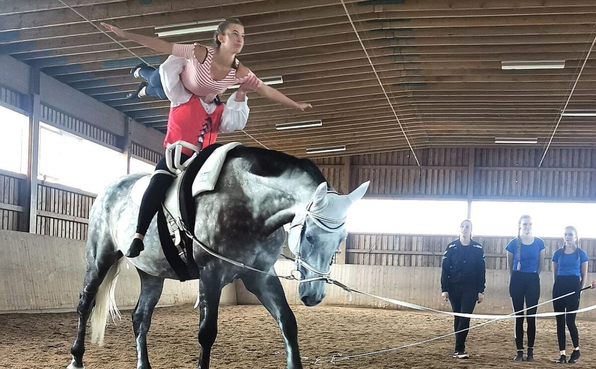 Reitfreunde zeigen sich wetterfest – tolle Show zur Belohnung
