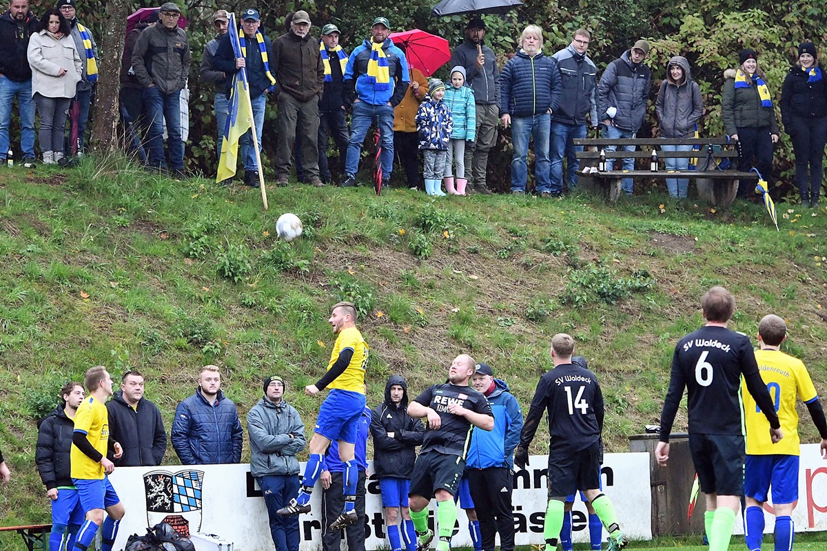 A-Klasse West: Schwarzenbach und Kastl setzen sich ab