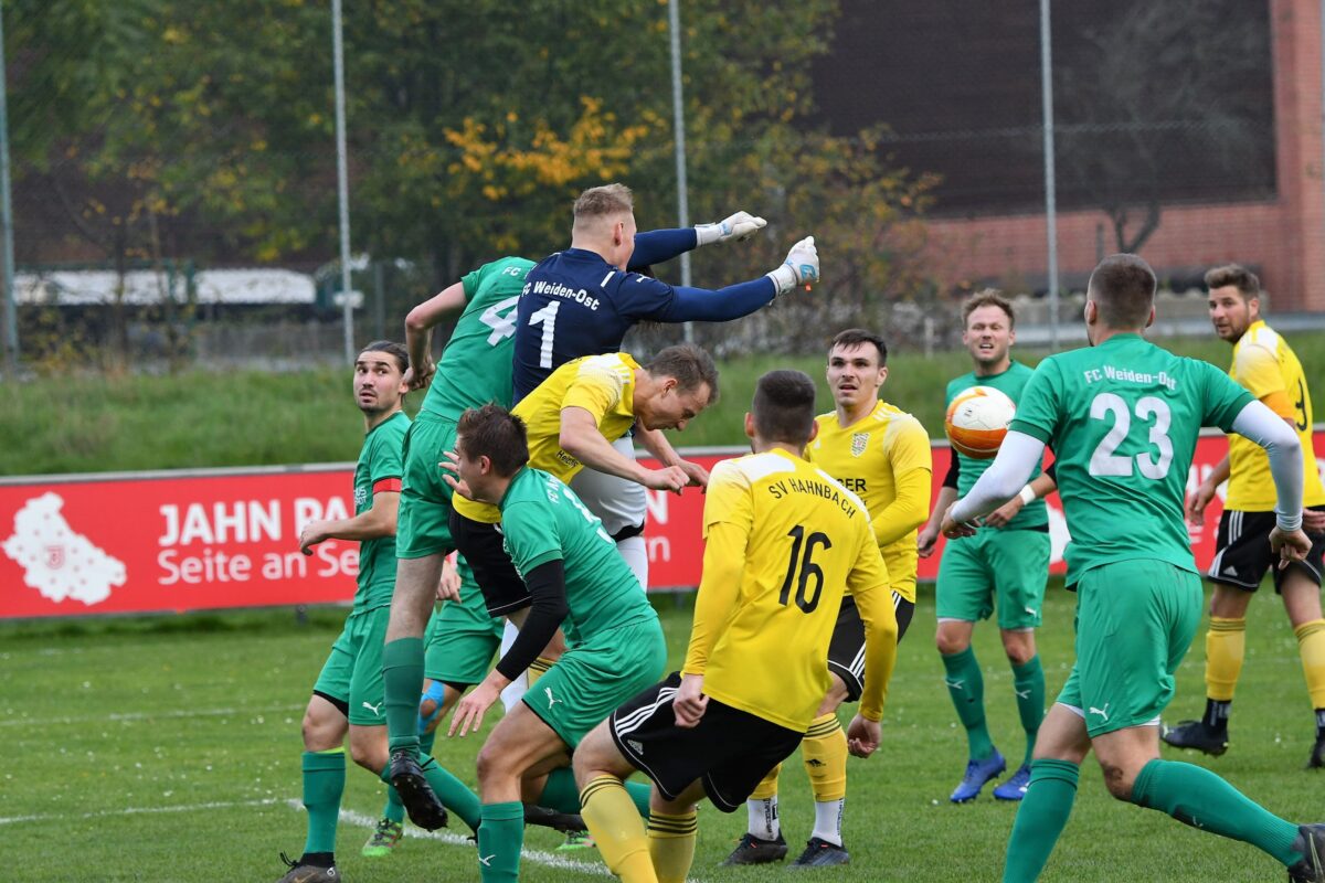 Bezirksliga Nord: FC Weiden Ost setzt sich durch klaren Sieg ins Mittelfeld ab