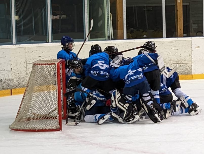 Young Blue Devils: Nur die Kleinen können jubeln, U 20 bricht ein