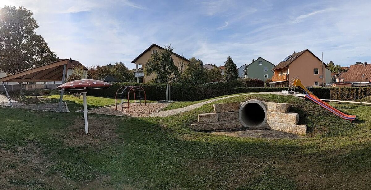 Der Spielplatz ist fertig – wenn das kein Grund zum Feiern ist