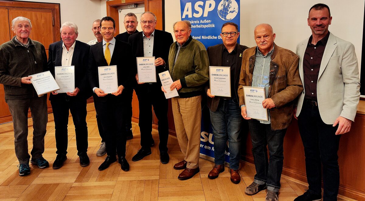 Langjährige Mitglieder geehrt: Arbeitskreis für Außen- und Sicherheitspolitik
