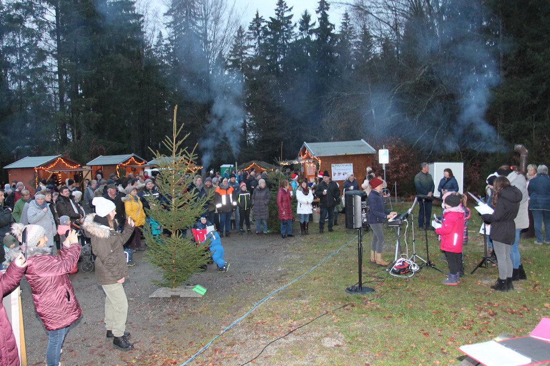 Adventsmarkt an neuer Stelle: Den Besuchern hat es gefallen