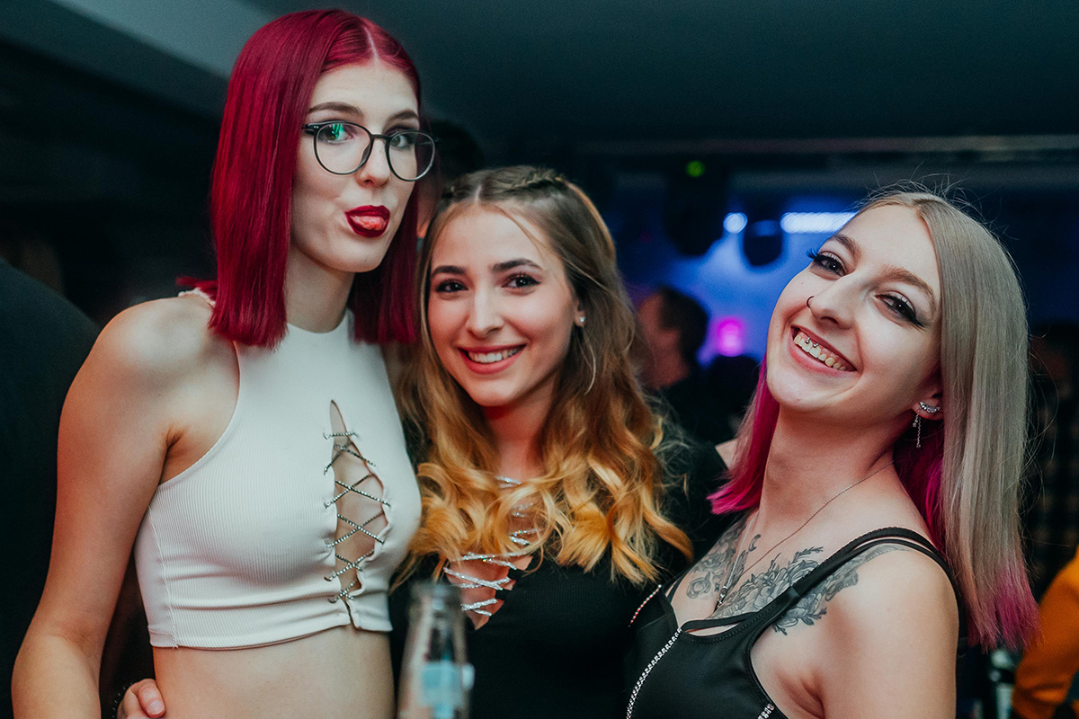 Bildergalerie: Zwei glückliche Gewinner bei einer Partynacht in Weiden