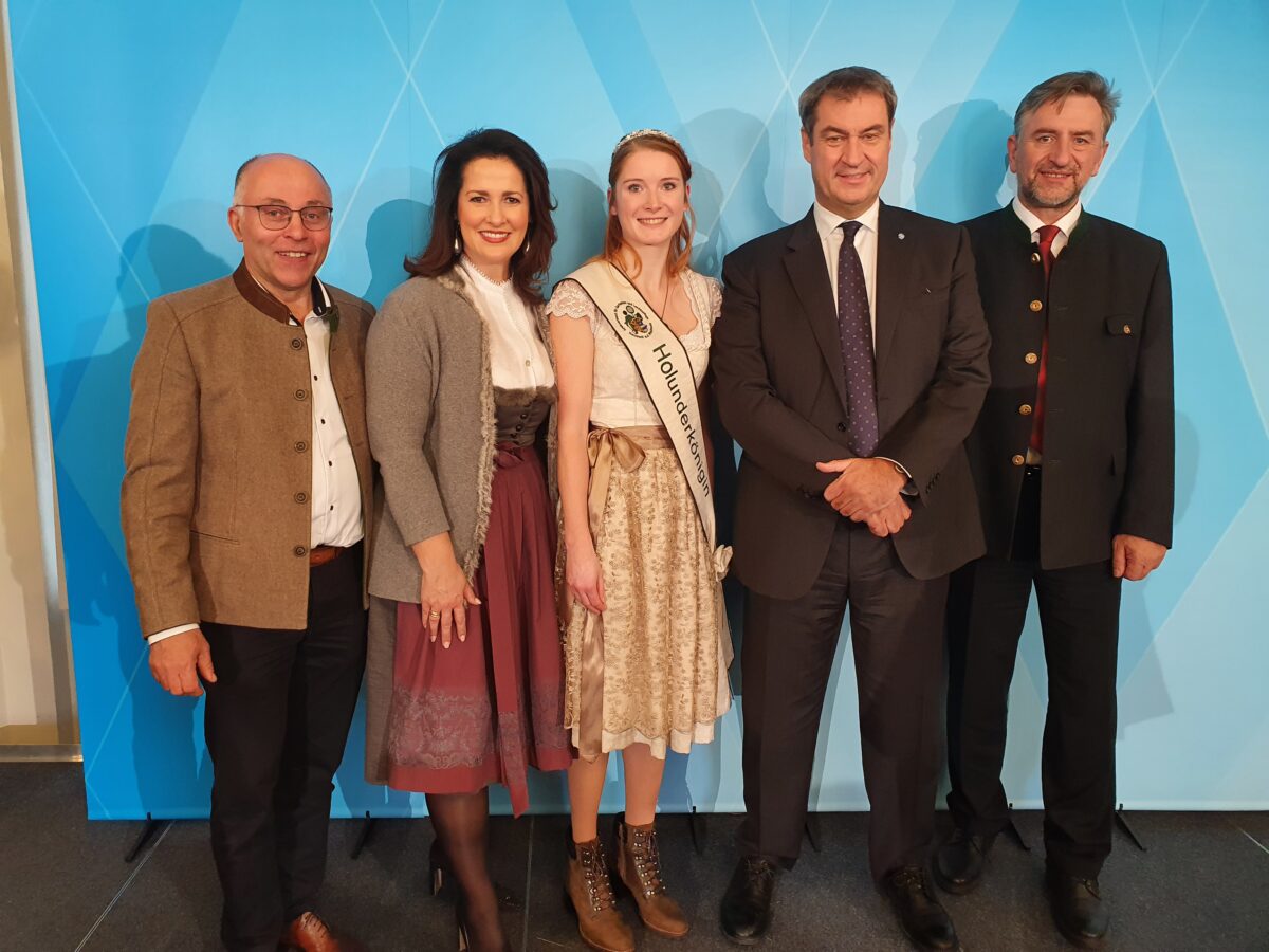 Holunderkönigin aus Steinach zu Besuch in der Residenz