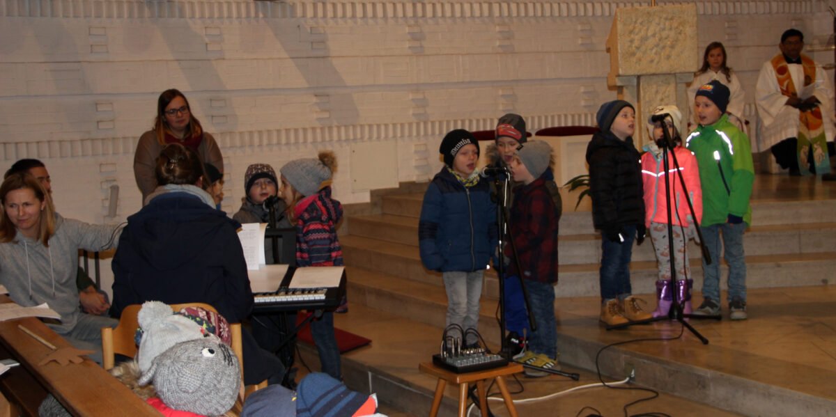 Mit Laternen durch Kirchenthumbach
