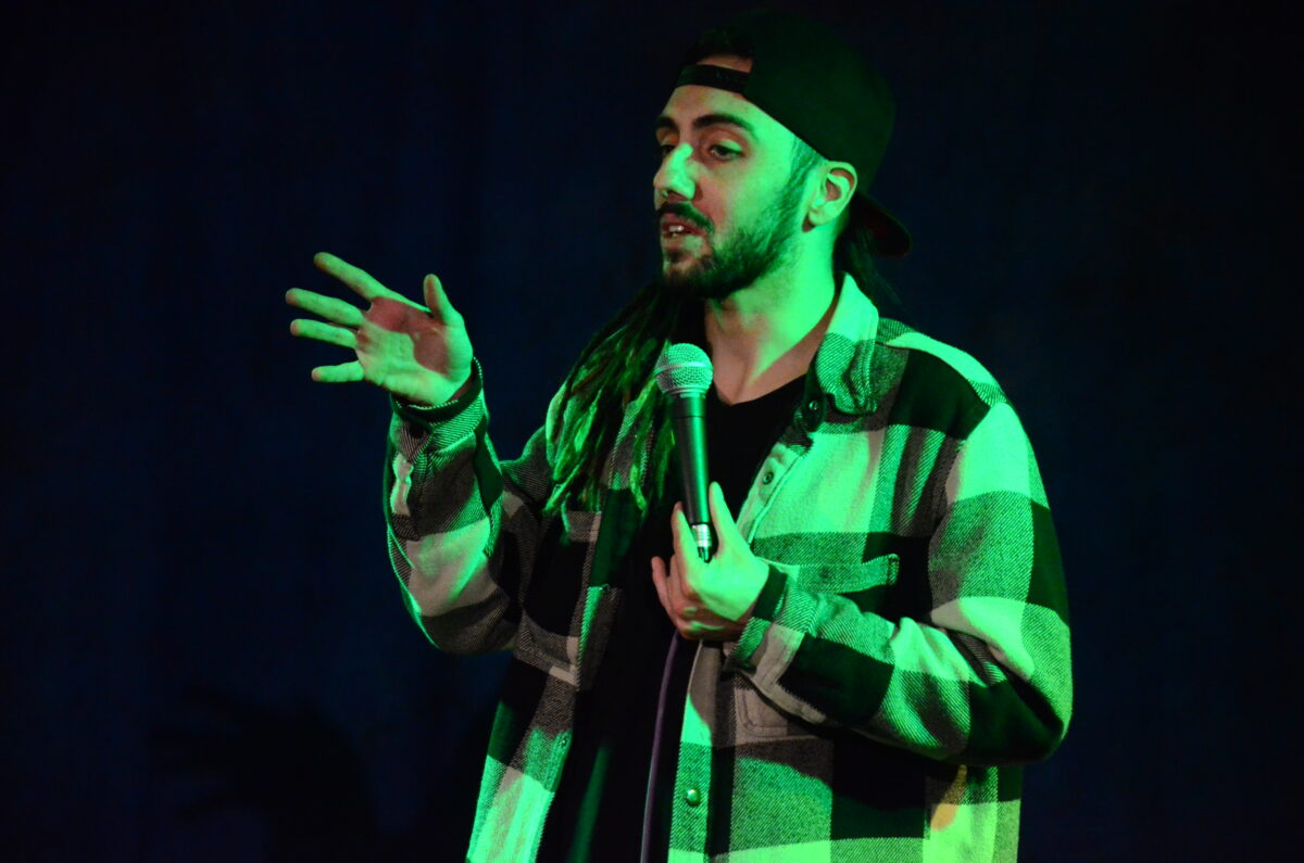 Inklusions-Comedy vom Feinsten: Timur plaudert aus dem Nähkästchen