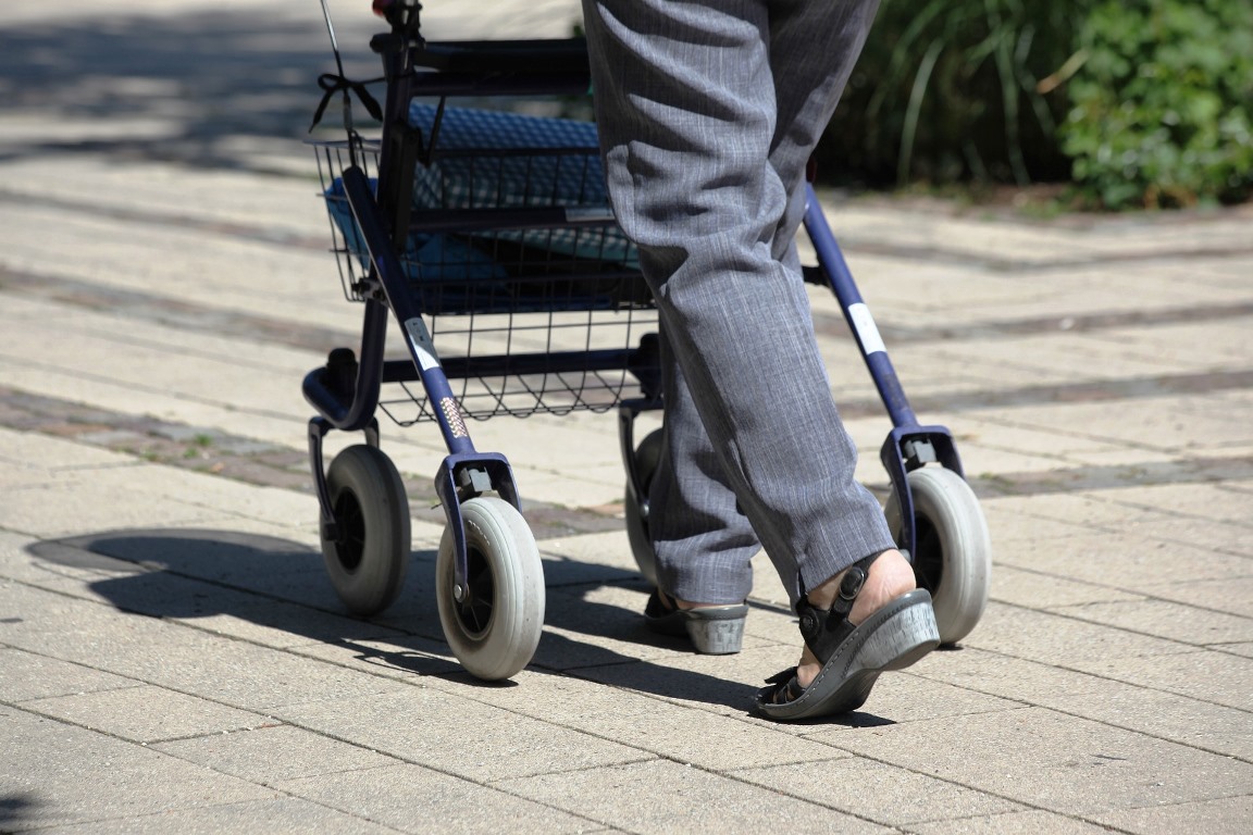 Rentner (85) meldet Rollator als gestohlen