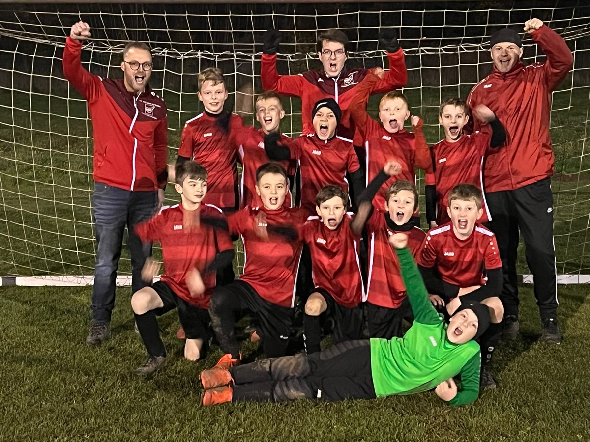 Alle guten Dinge sind drei: U 11 der SG Rothenstadt/Pirk feiert Titelhattrick