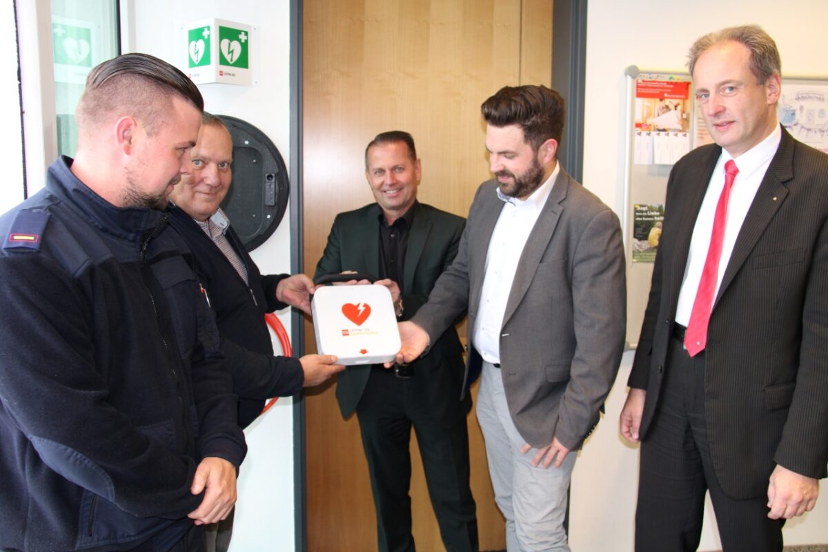 Zweiter öffentlicher „Defi“ in Betrieb genommen