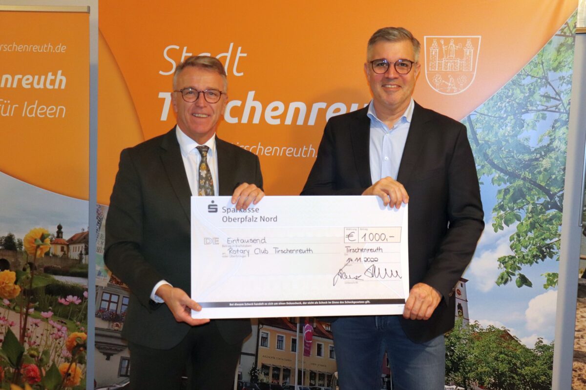 Spende gegen Sprachbarriere: 1.000 Euro für Sprachkurs