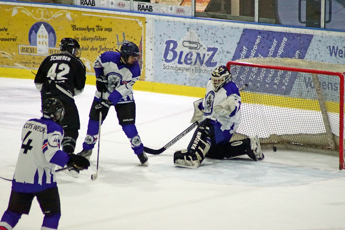 Ice-Cops: Erster Tag beim Max-Reger-Pokal