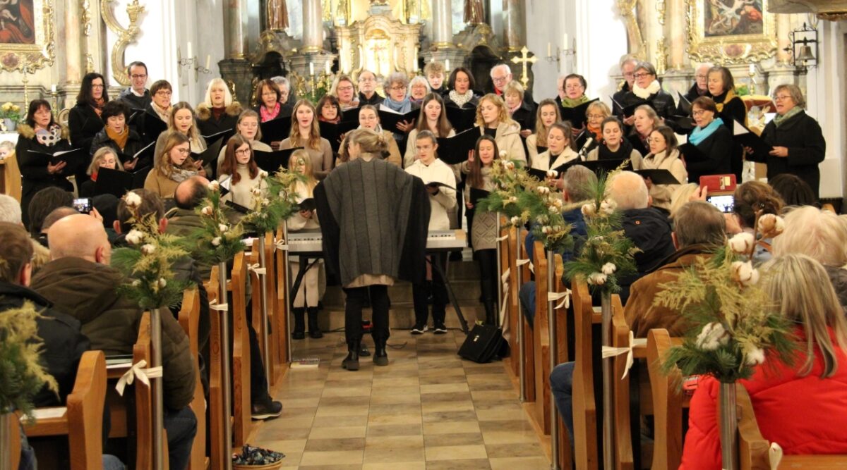 Drei Chöre stimmen auf Weihnachten ein