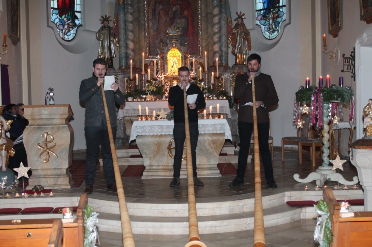 „Fast wie im Himmel gefühlt“: Adventssingen in Pleystein