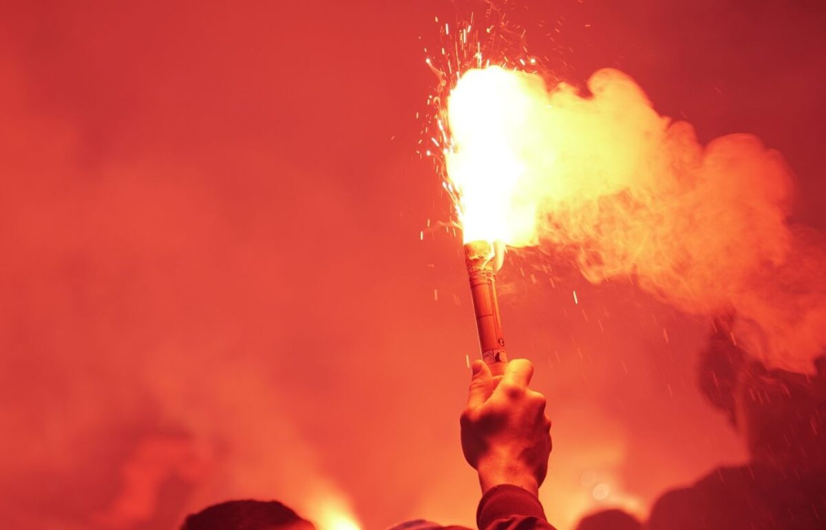 Sachbeschädigung mit Bengalischem Feuer