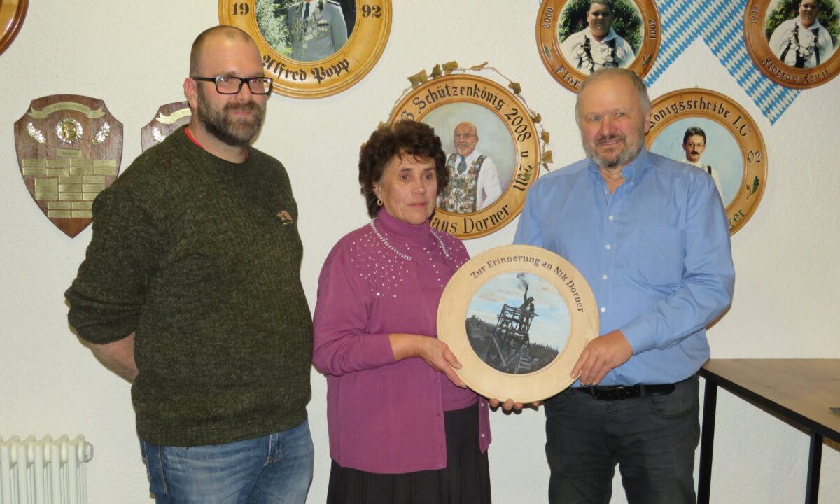 Bürgermeister Budnik ehrt Schützen der Feuerschützengesellschaft
