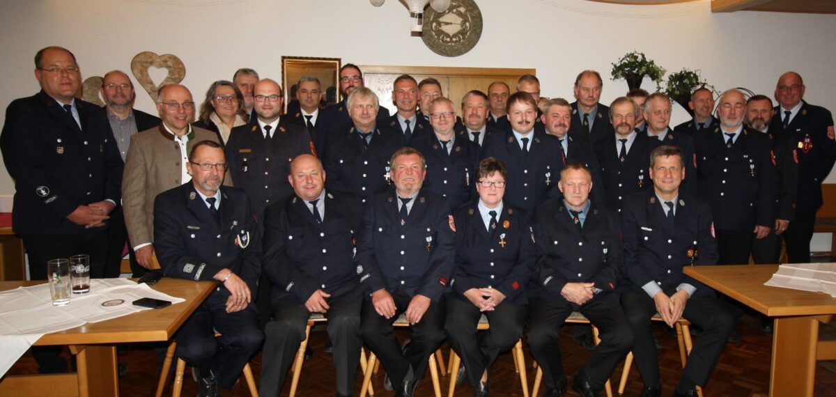 Feuerwehrleute in Schwarzenbach  geehrt: Größte Hilfsinstitution des Landkreises