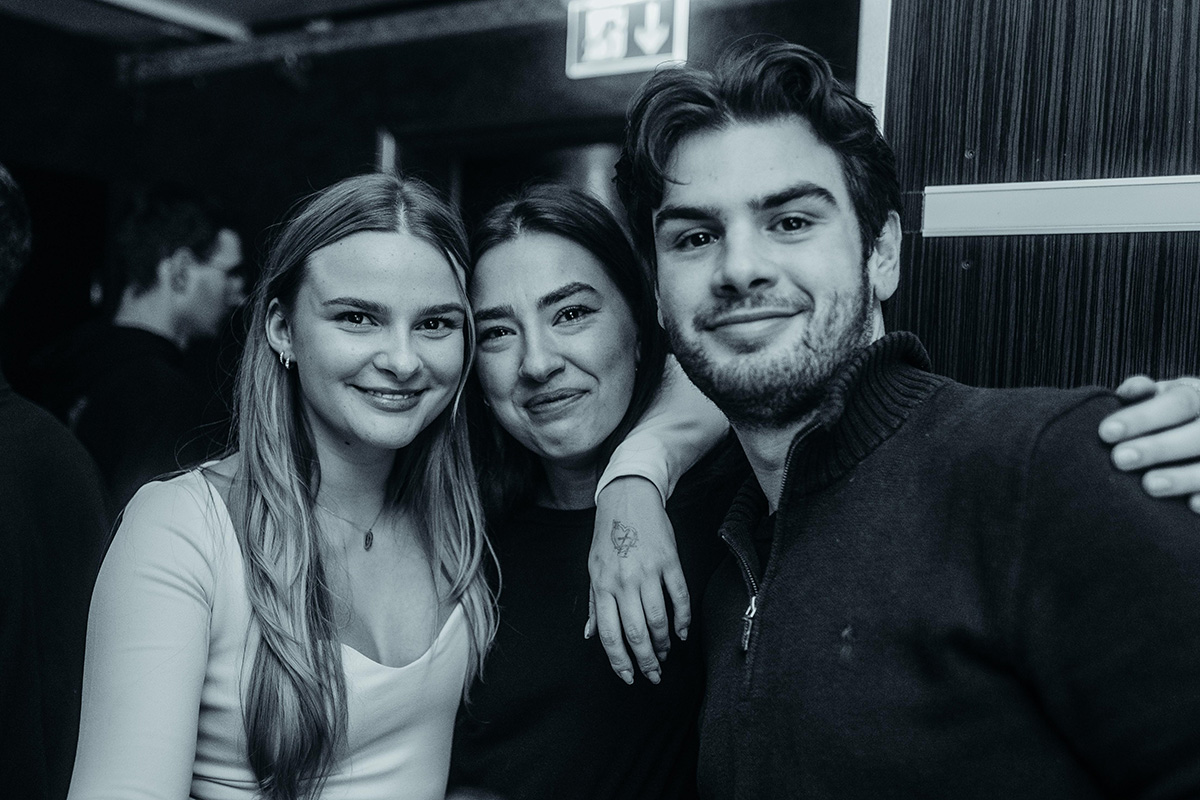 Bildergalerie: Feiern bei der Blackedout Party in Weiden