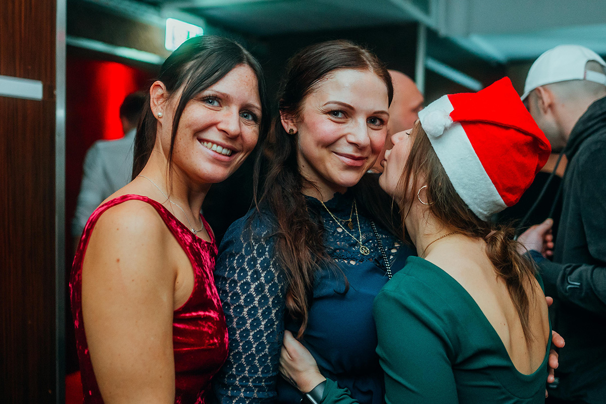 Bildergalerie: Heiße Partynacht am Heiligen Abend