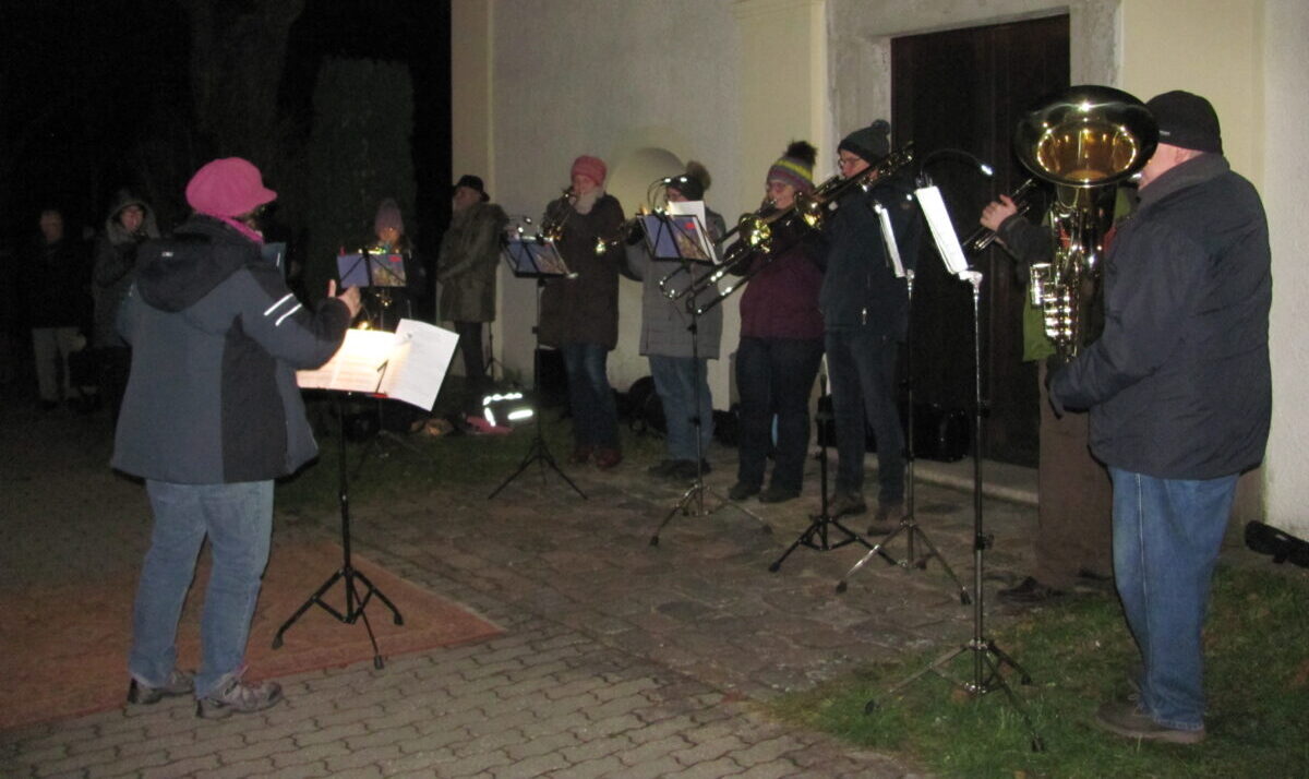 Stimmungsvolles Adventskonzert vor der Moritzkirche