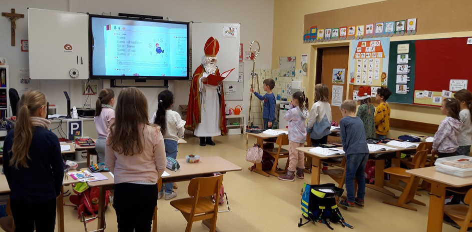Heiliger Besuch an der Kirchenthumbacher Schule