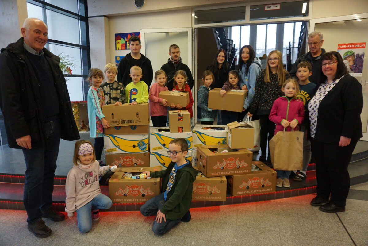 Flosser Schule hilft Weidener Tafel