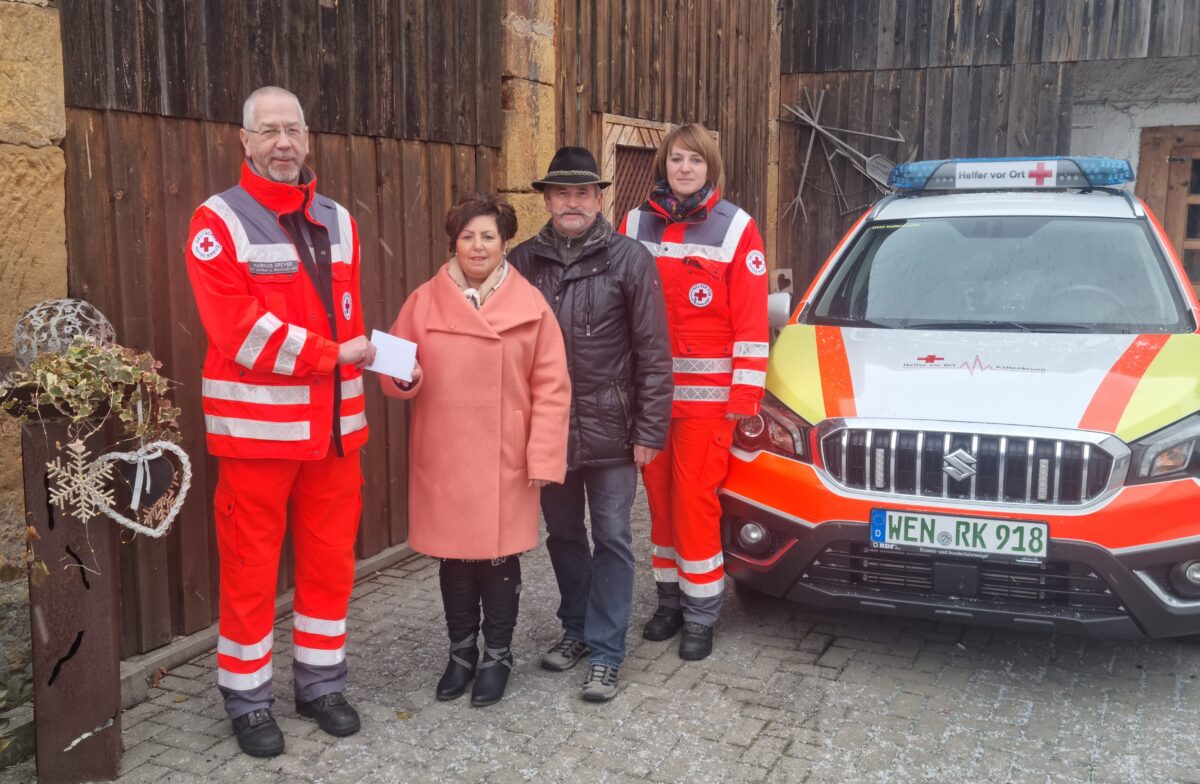 Eine Spende für das Ehrenamt: 250 Euro an die Helfer vor Ort