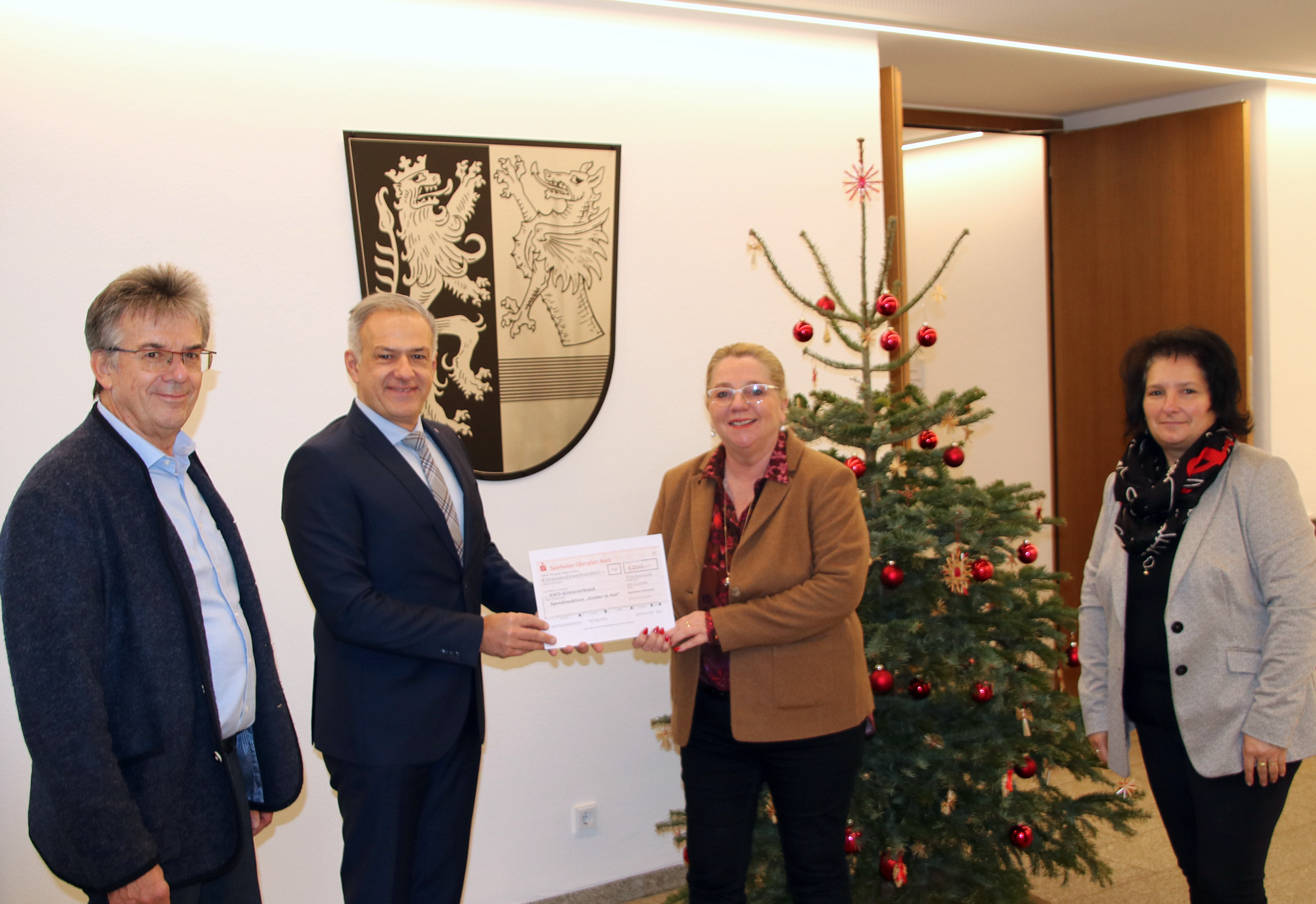 Landratsamt Tirschenreuth spendet an „Kinder in Not“