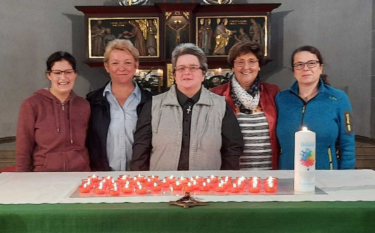 Hier spricht Herz zu Herzen: 15 Jahre offene Trauerandachten in Mitterteich